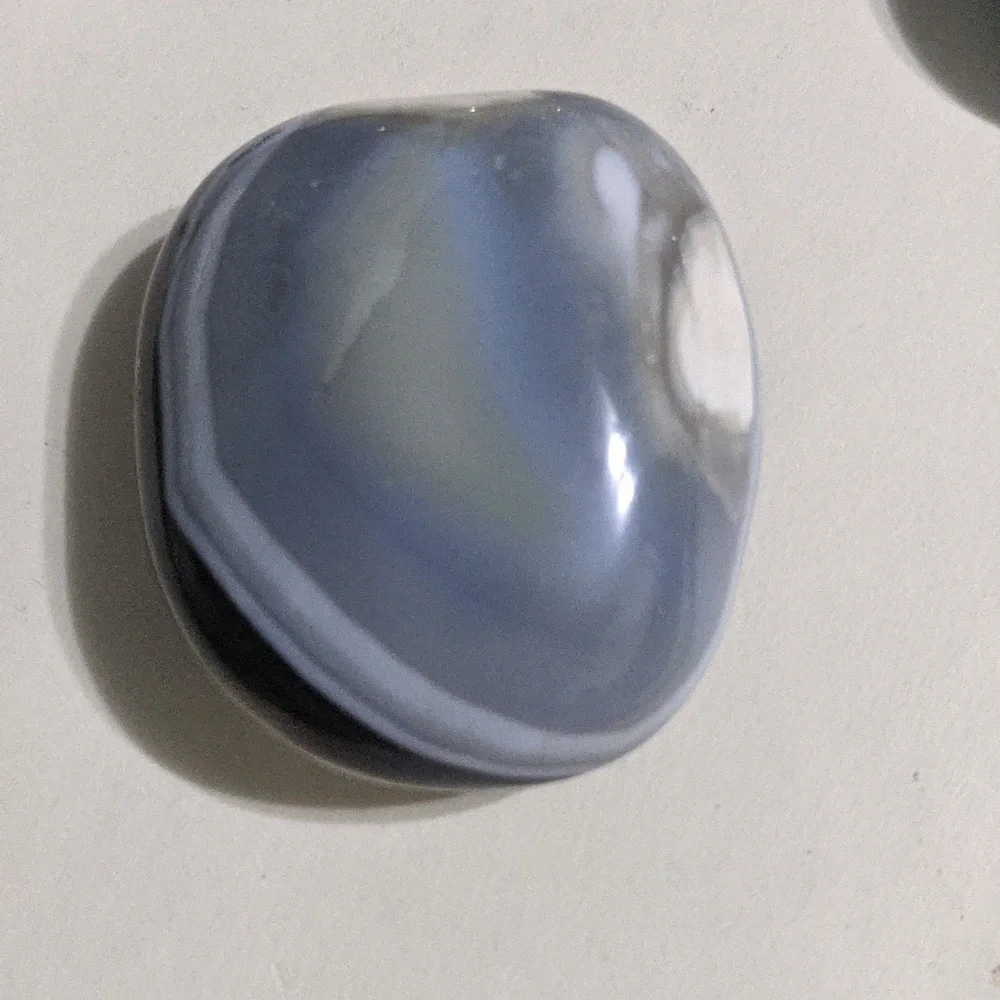 Orca Agate Quahog Clam shape rock ceystal - Picture 3 of 4